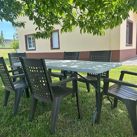 Grupo Gontad Casa Outrabanda 1 *